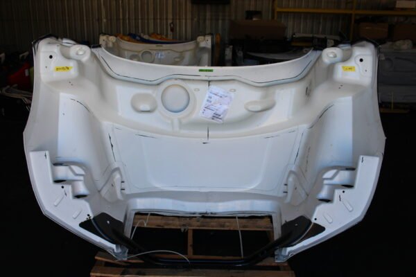 Freightliner Cascadia 126 Unpainted Hood P/N - A17-20473-006 - Image 8