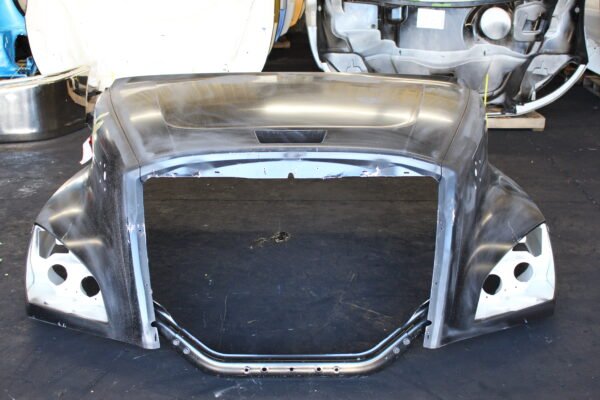 Freightliner Cascadia 126 Unpainted Hood P/N - A17-20473-006