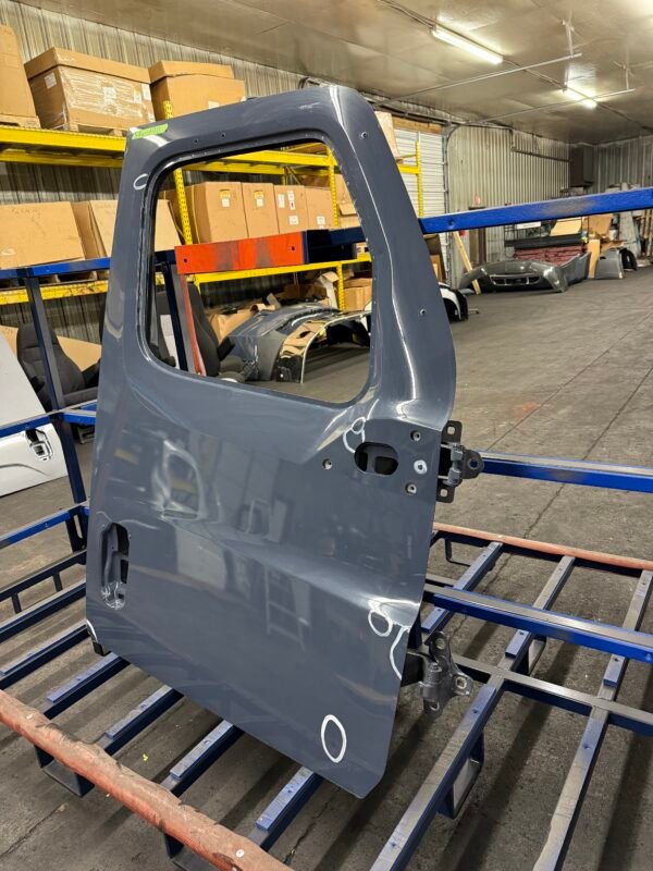 Freightliner Cascadia RH Door Shell W/ Weather Deflector Holes + Hinges