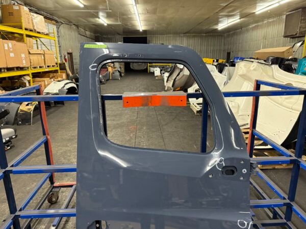 Freightliner Cascadia RH Door Shell W/ Weather Deflector Holes + Hinges - Image 6