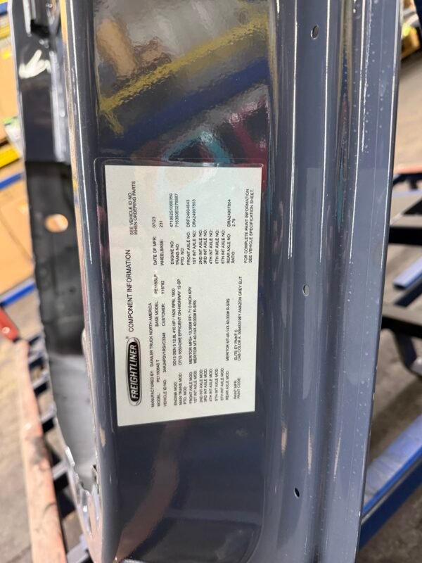 Freightliner Cascadia RH Door Shell W/ Weather Deflector Holes + Hinges - Image 8