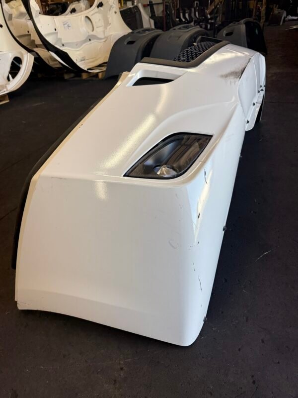 Freightliner Cascadia White Bumper W/ Fog Lamps - Image 6