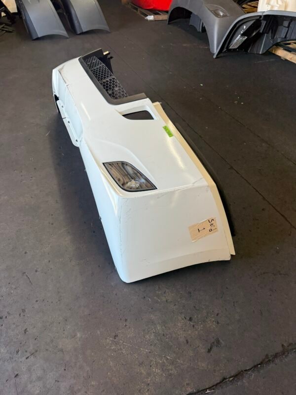 Freightliner Cascadia White Bumper W/ Fog Lamps - Image 2