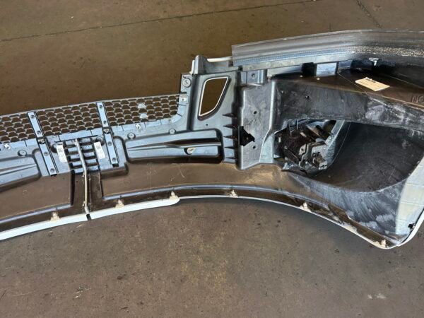 Freightliner Cascadia White Bumper W/ Fog Lamps - Image 7