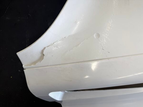 Freightliner Cascadia 126 White Hood Shell A17-20392-006 - Image 4