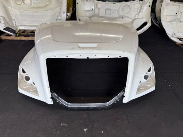 Freightliner Cascadia 126 White Hood Shell A17-20392-006 - Image 2