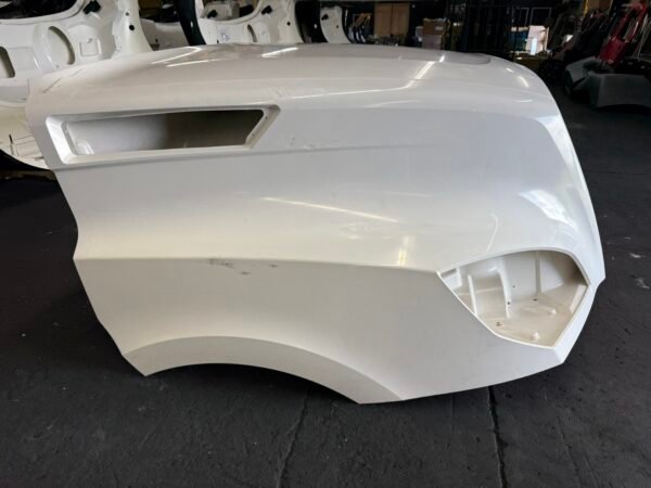 Freightliner Cascadia 126 White Hood Shell A17-20392-006 - Image 3