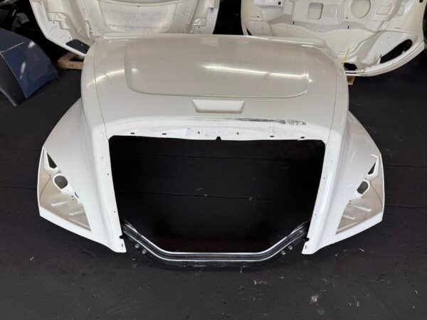 Freightliner Cascadia 126 White Hood Shell A17-20392-006 - Image 2