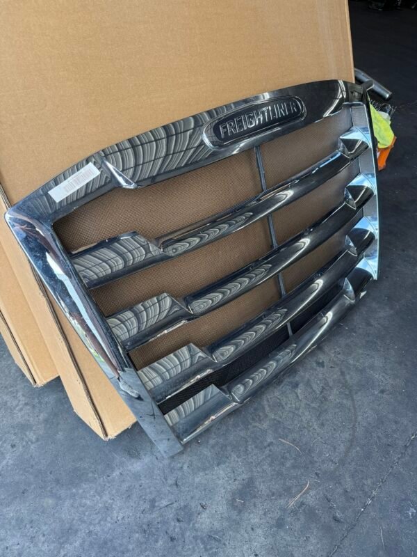 Freightliner Cascadia Complete Chrome Grille A17-20832-016 - Image 3