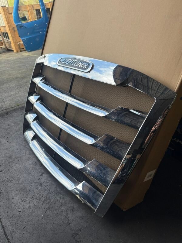 Freightliner Cascadia Complete Chrome Grille A17-20832-016 - Image 4
