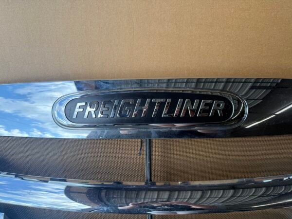 Freightliner Cascadia Complete Chrome Grille A17-20832-016 - Image 2