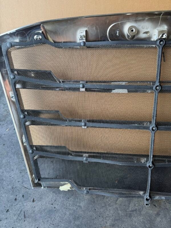 Freightliner Cascadia Complete Chrome Grille A17-20832-016 - Image 7