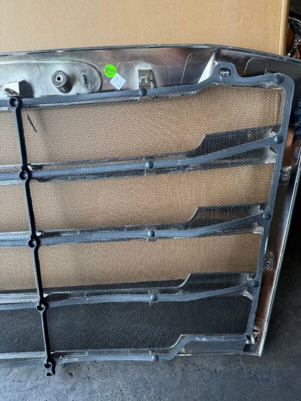 Freightliner Cascadia Complete Chrome Grille A17-20832-016 - Image 6