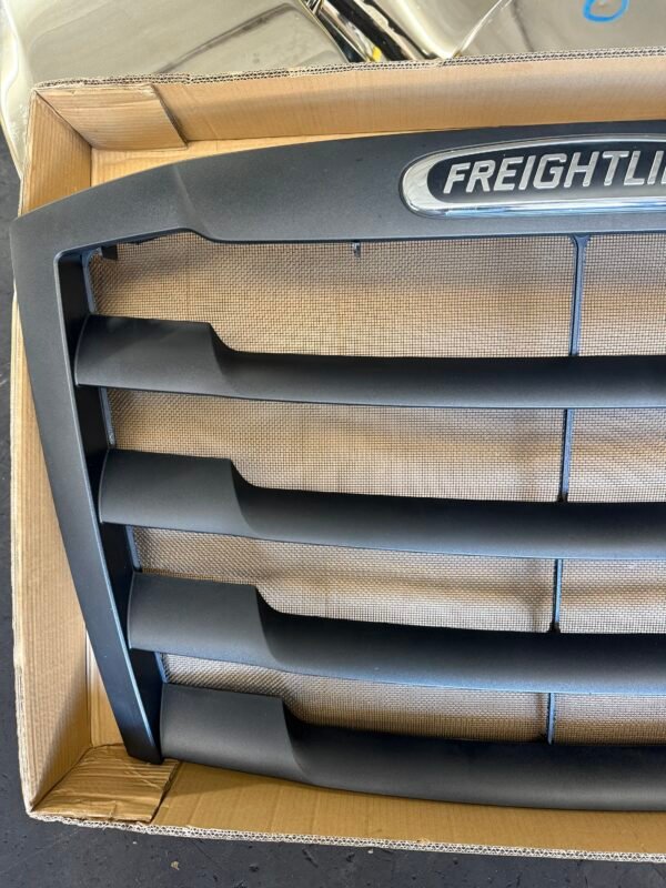 Freightliner Cascadia 126 Complete BLK Grille A17-20801-004 - Image 4