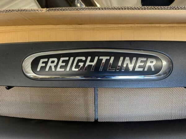 Freightliner Cascadia 126 Complete BLK Grille A17-20801-004 - Image 2