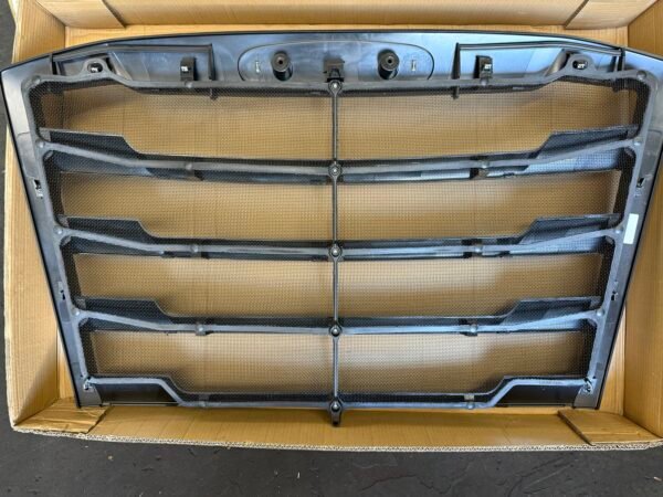 Freightliner Cascadia 126 Complete BLK Grille A17-20801-004 - Image 5