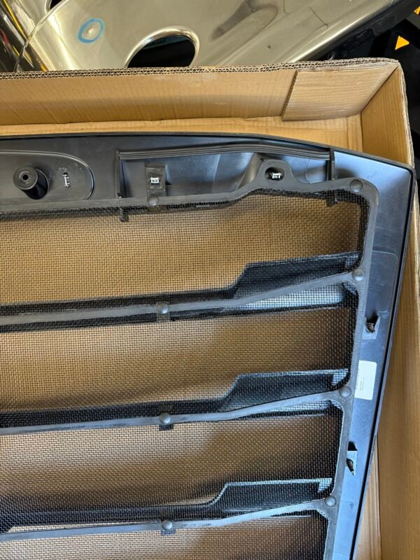 Freightliner Cascadia 126 Complete BLK Grille A17-20801-004 - Image 7