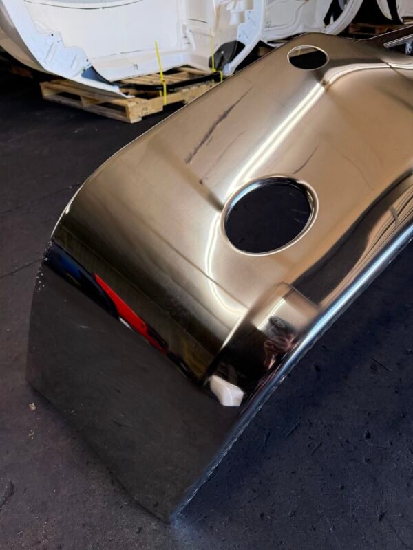 Hendrickson Aero Clad Bumper for Freightliner Cascadia | FF2200SSC - Image 3