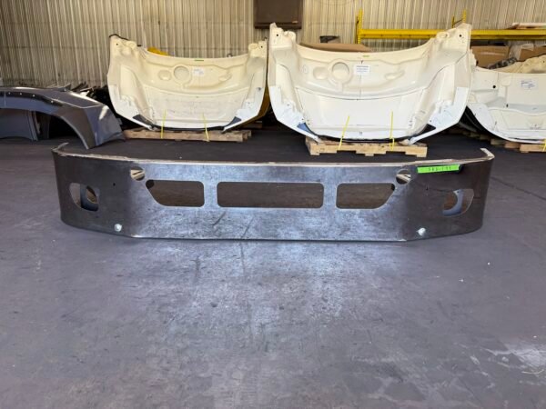 Hendrickson FF02C1SSC BUMPER AERO CLAD CASCADIA