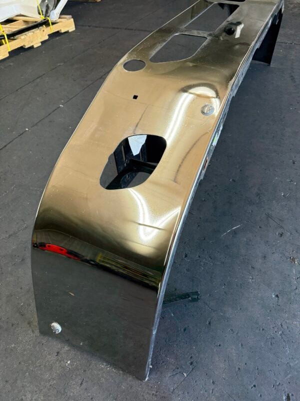 Hendrickson FF02C1SSC BUMPER AERO CLAD CASCADIA - Image 3