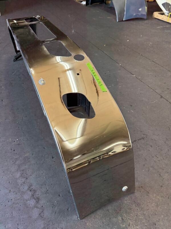 Hendrickson FF02C1SSC BUMPER AERO CLAD CASCADIA - Image 4