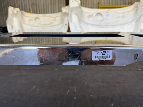 Hendrickson FF02C1SSC BUMPER AERO CLAD CASCADIA - Image 7