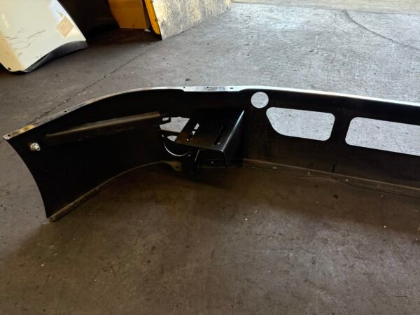 Hendrickson FF02C1SSC BUMPER AERO CLAD CASCADIA - Image 8