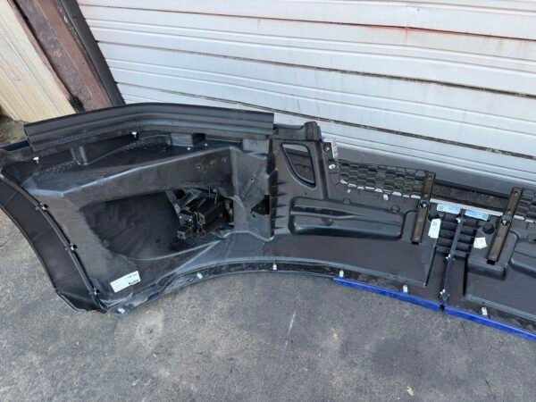 Genuine Freightliner Cascadia Bumper W/ Fog Lamps – Blue – 2018-2024 - Image 9