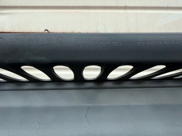 Freightliner Cascadia 2018+ Driver Side LH Side Fairing – 22-73008-004 – OEM Surplus - Image 6