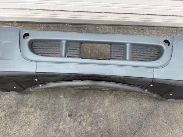 Freightliner Cascadia 2007–2018 Front Bumper – A21-28940-012 – OEM Surplus - Image 3
