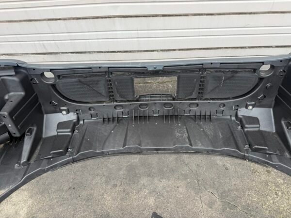 Freightliner Cascadia 2007–2018 Front Bumper – A21-28940-012 – OEM Surplus - Image 9