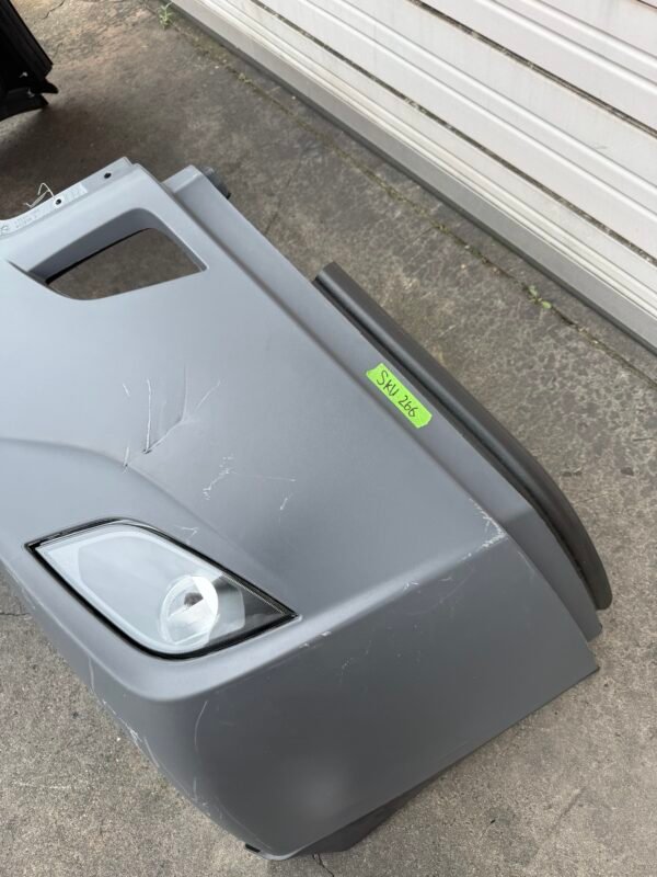 Freightliner Cascadia 2018+ Textured Bumper with Fog Lights – OEM Surplus - Image 8