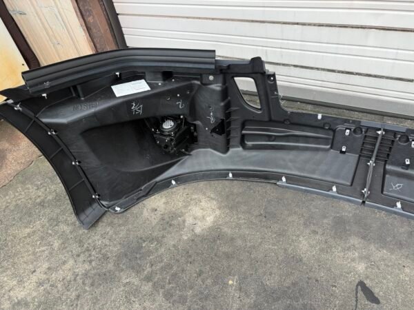 Freightliner Cascadia 2018+ Textured Bumper with Fog Lights – OEM Surplus - Image 9