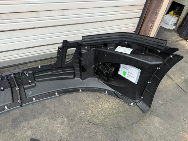 Freightliner Cascadia 2018+ Textured Bumper with Fog Lights – OEM Surplus - Image 10