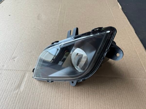 Freightliner Cascadia 2018+ Driver Side LH Fog Light – A66-14068-003 – OEM Surplus