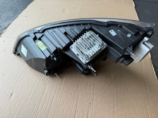 Freightliner Cascadia 2018+ Passenger Side RH LED Headlight – A66-01405-005 – OEM Surplus - Image 5