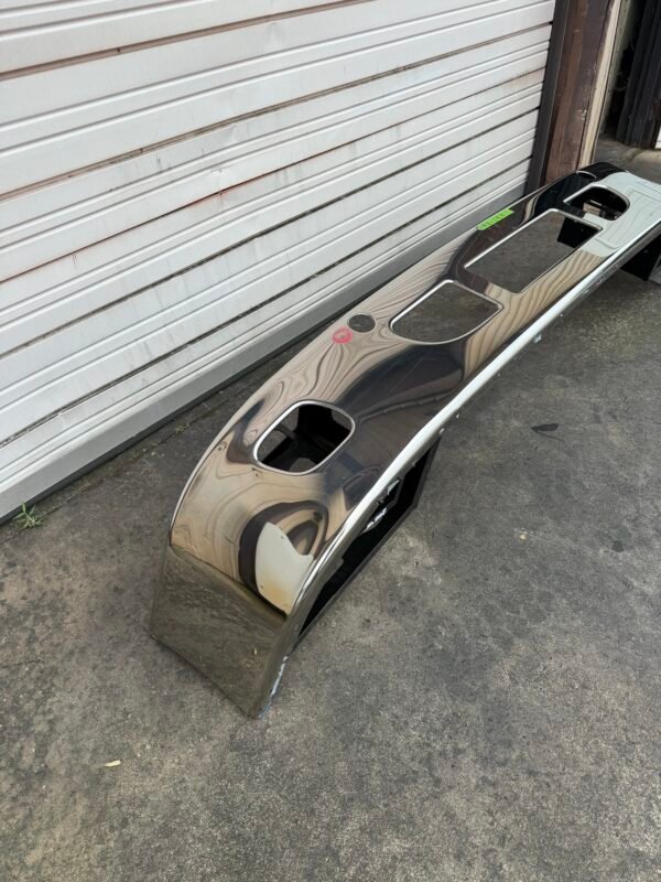 Freightliner Cascadia P3 Hendrickson Aero Clad Bumper Assembly - Image 2