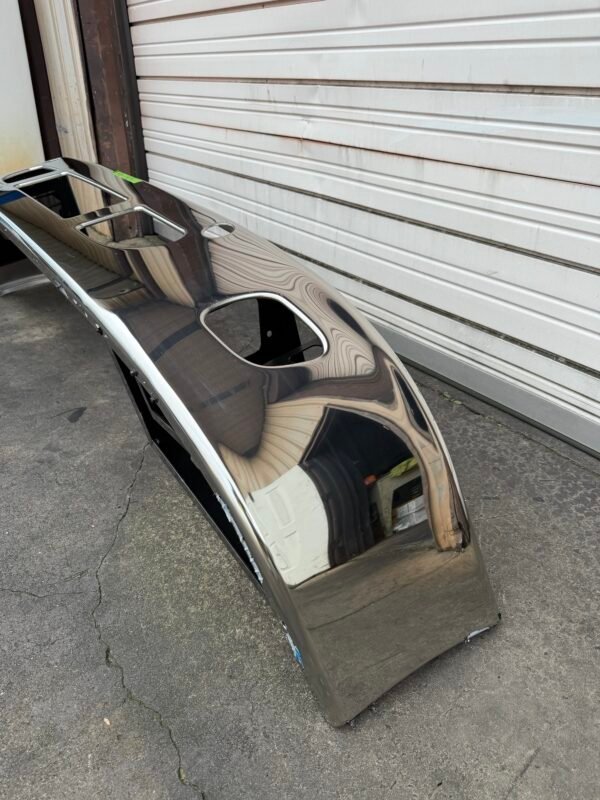 Freightliner Cascadia P3 Hendrickson Aero Clad Bumper Assembly - Image 5