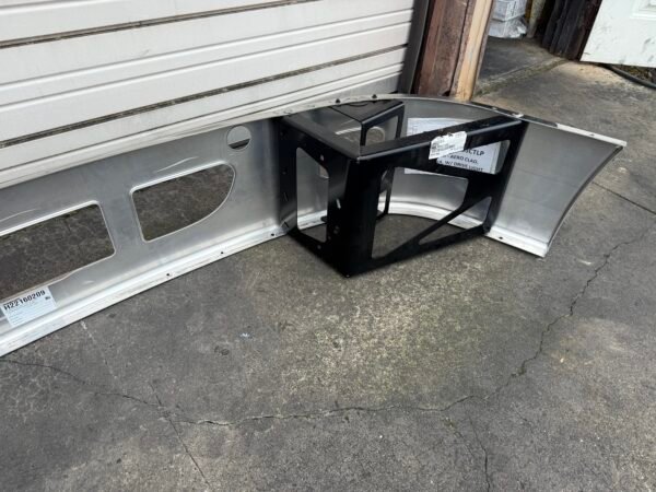 Freightliner Cascadia P3 Hendrickson Aero Clad Bumper Assembly - Image 6