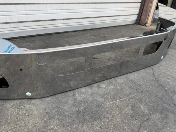 Alliance Freightliner Cascadia Bumper Assembly with Chrome Fillers – ABP N31 OCY501115X – OEM Surplus - Image 3