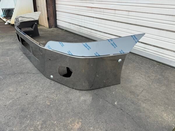 Alliance Freightliner Cascadia Bumper Assembly with Chrome Fillers – ABP N31 OCY501115X – OEM Surplus - Image 4