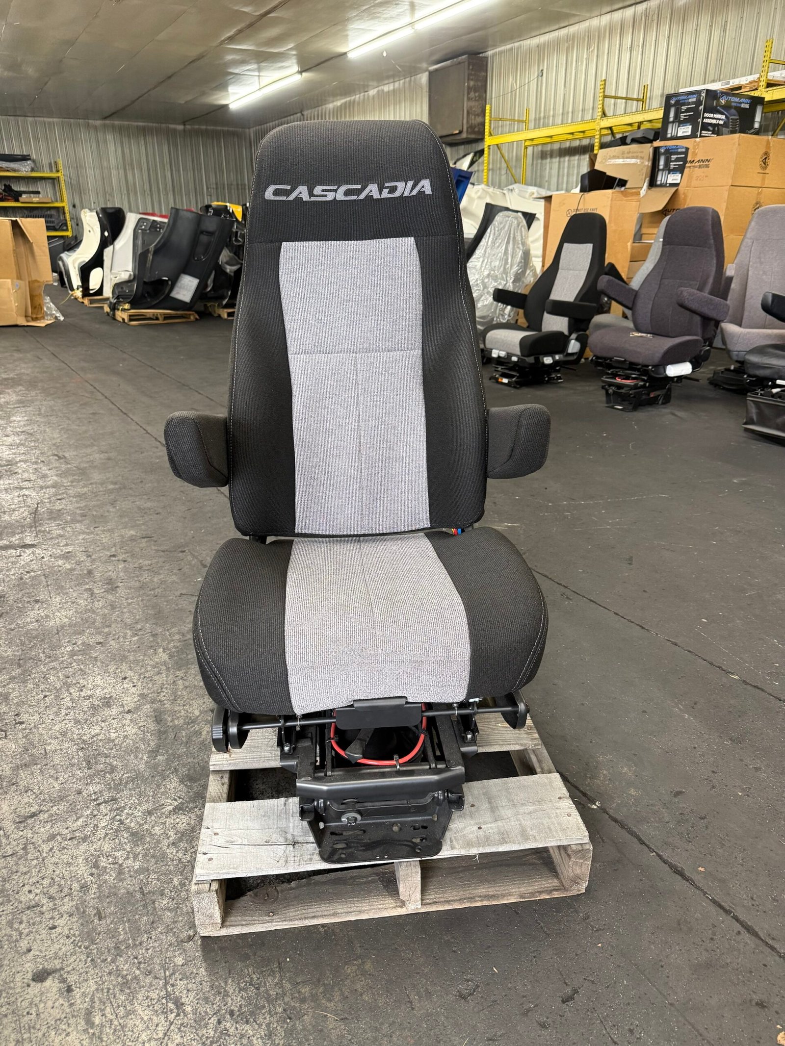 P3 Cascadia Rolltek SRS Air Ride Cloth Seat - Image 2