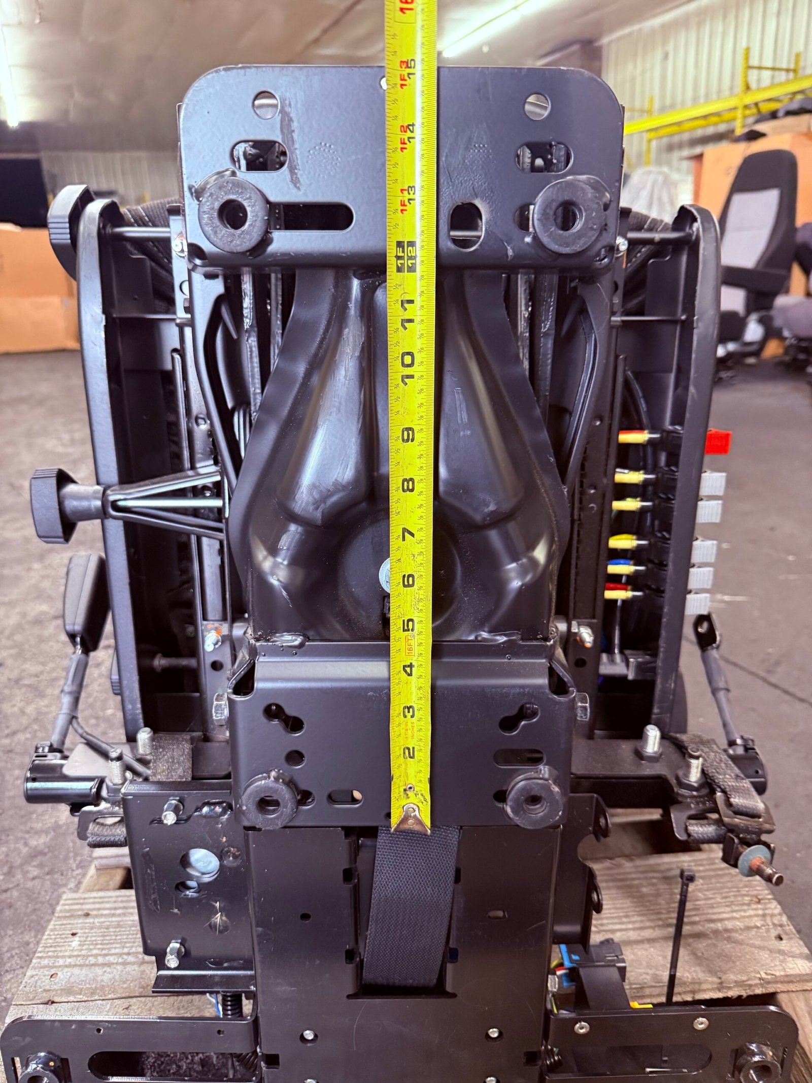 P3 Cascadia Rolltek SRS Air Ride Cloth Seat - Image 11