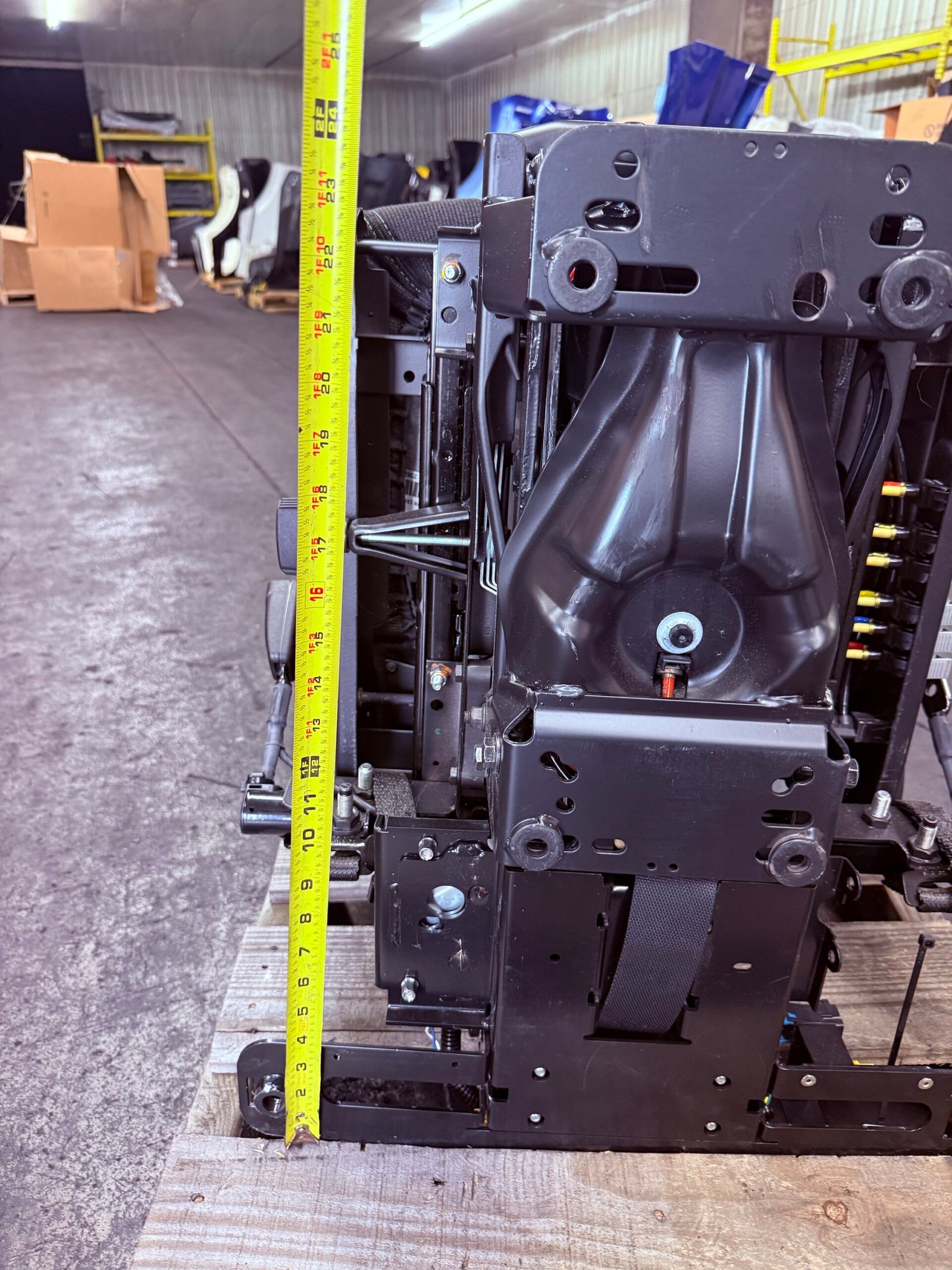 P3 Cascadia Rolltek SRS Air Ride Cloth Seat - Image 12